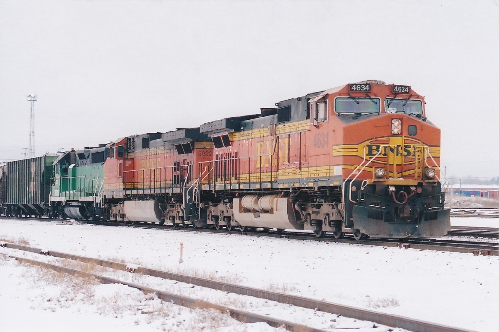 BNSF 4634 East